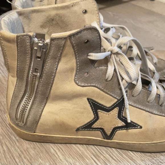 Tyco Distressed Sneakers - Picture 4 of 5